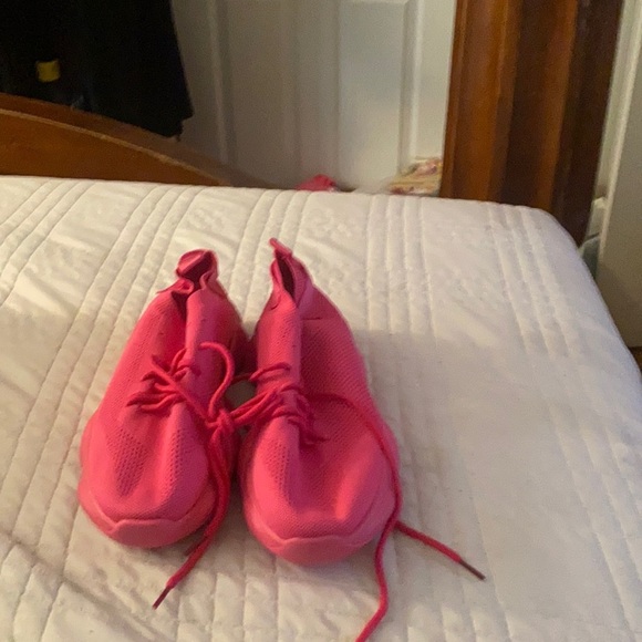 Cool  sneakers - Picture 1 of 4